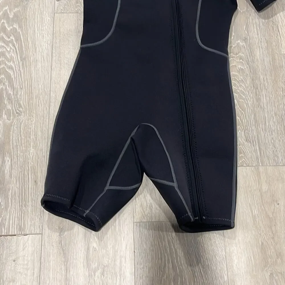 Hebto size small  surfing short wetsuit